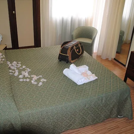 Rosa Del Deserto 4*