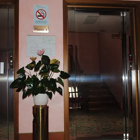 فندق Rosa Del Deserto 4*