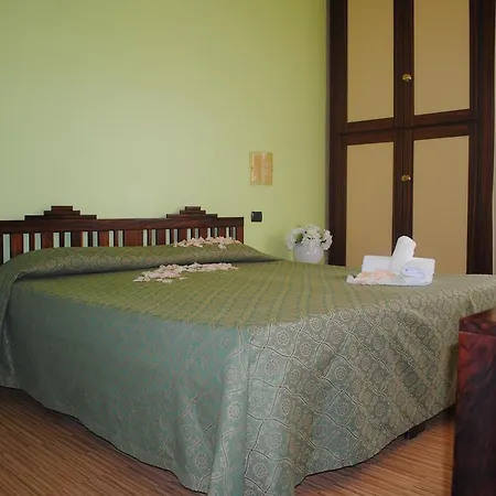 Rosa Del Deserto 카스트로카로테르메